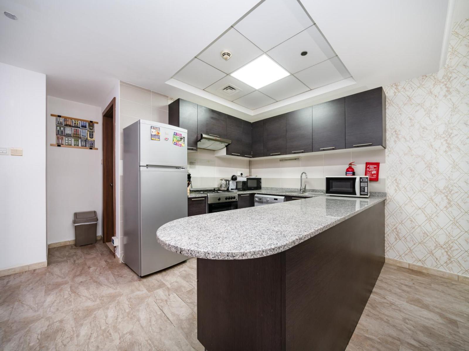 Chic And Spacious 1-bedroom In Prime Location In Jvt Appartement