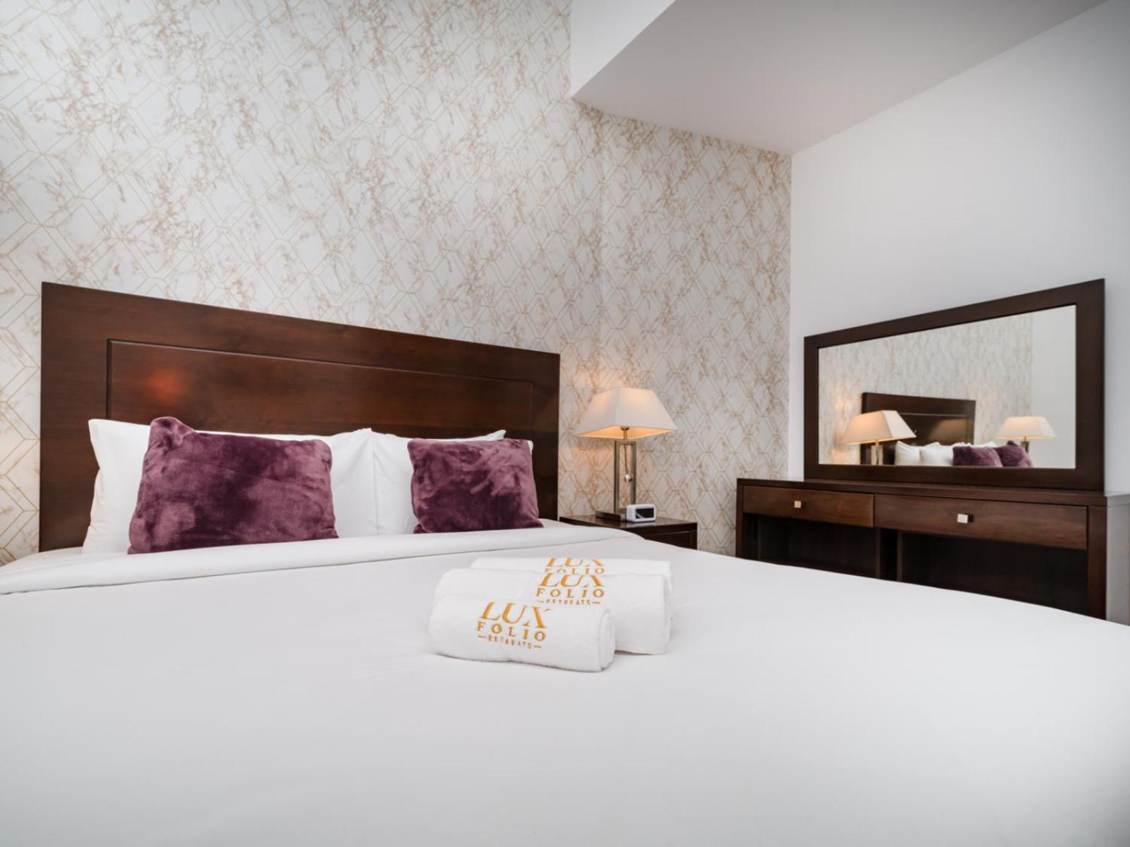 Chic And Spacious 1-bedroom In Prime Location In Jvt *